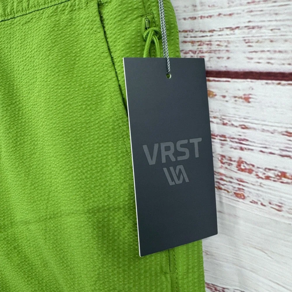 VRST Shorts Mens Size Small 6 Inch Resort Seersucker Wrinkle Resistant NEW‎